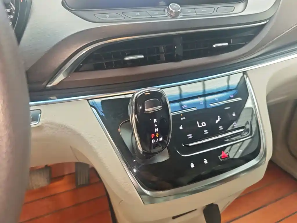 Buick GL8 — миниатюра 14