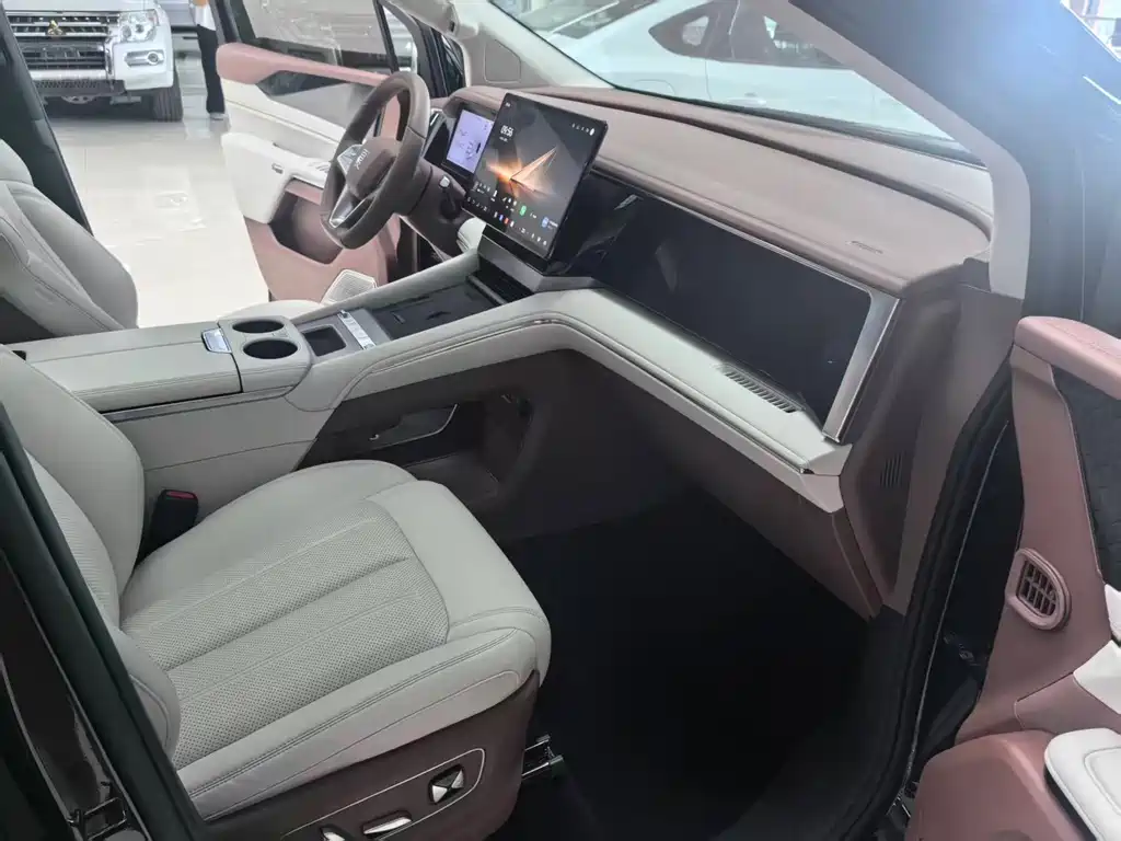 BYD Xia — миниатюра 17