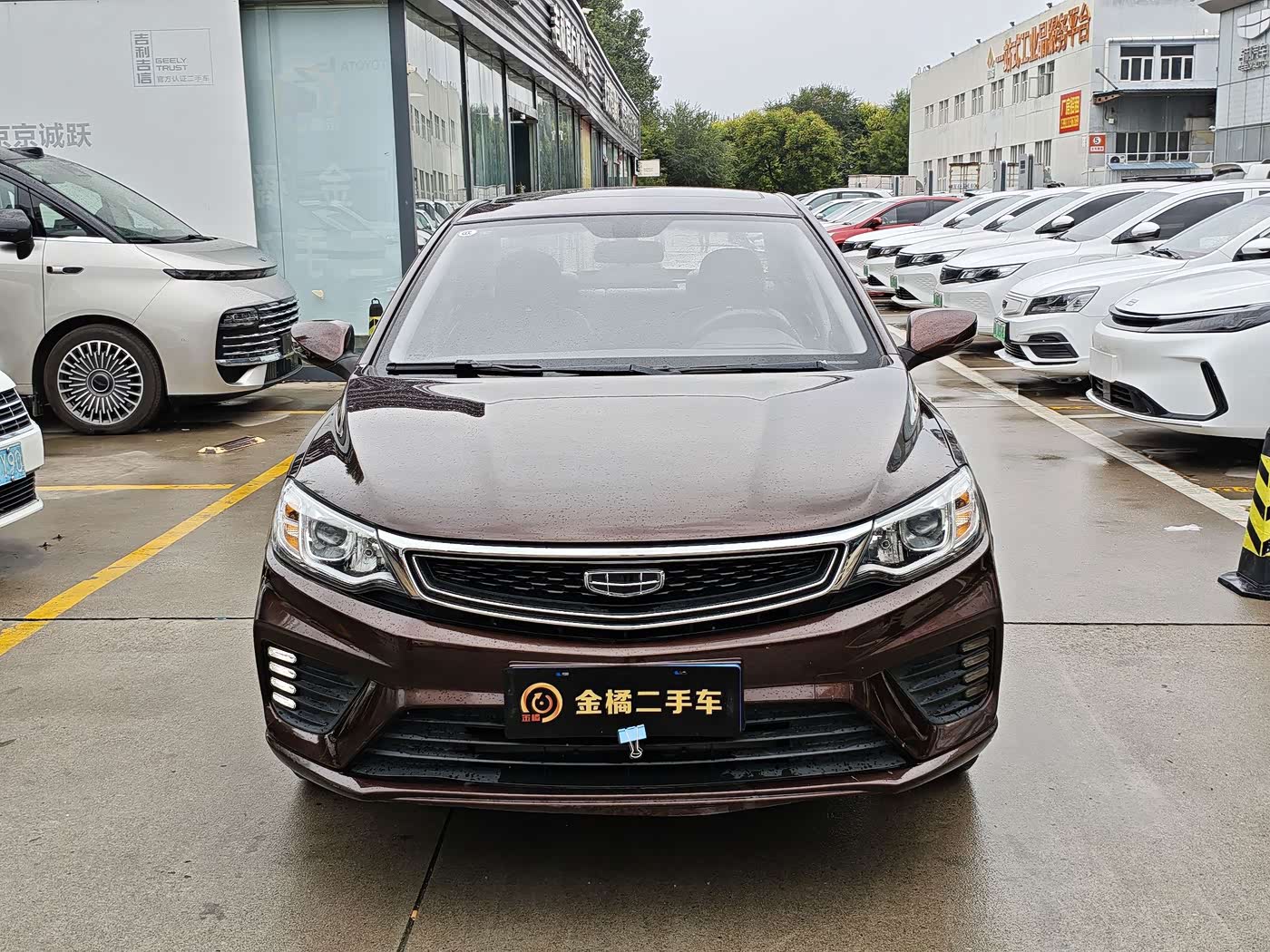 Geely Vision 1.5 л 2021 г. красный/фиолетовый, пробег 8300 км