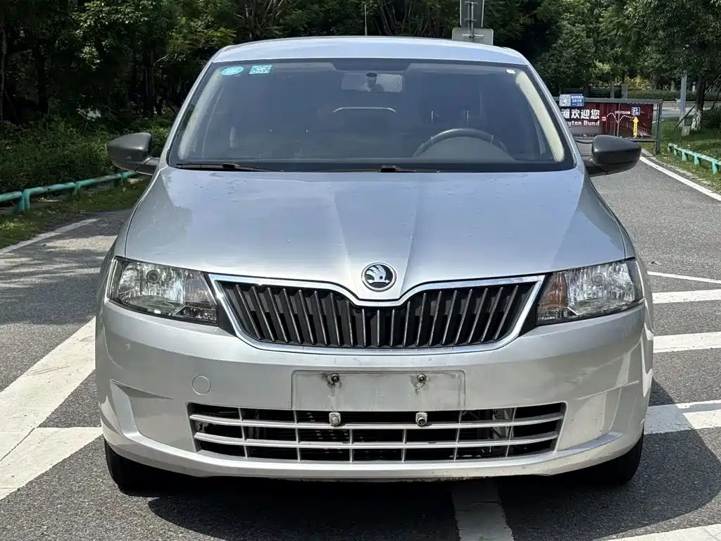 Skoda Rapid — миниатюра 3