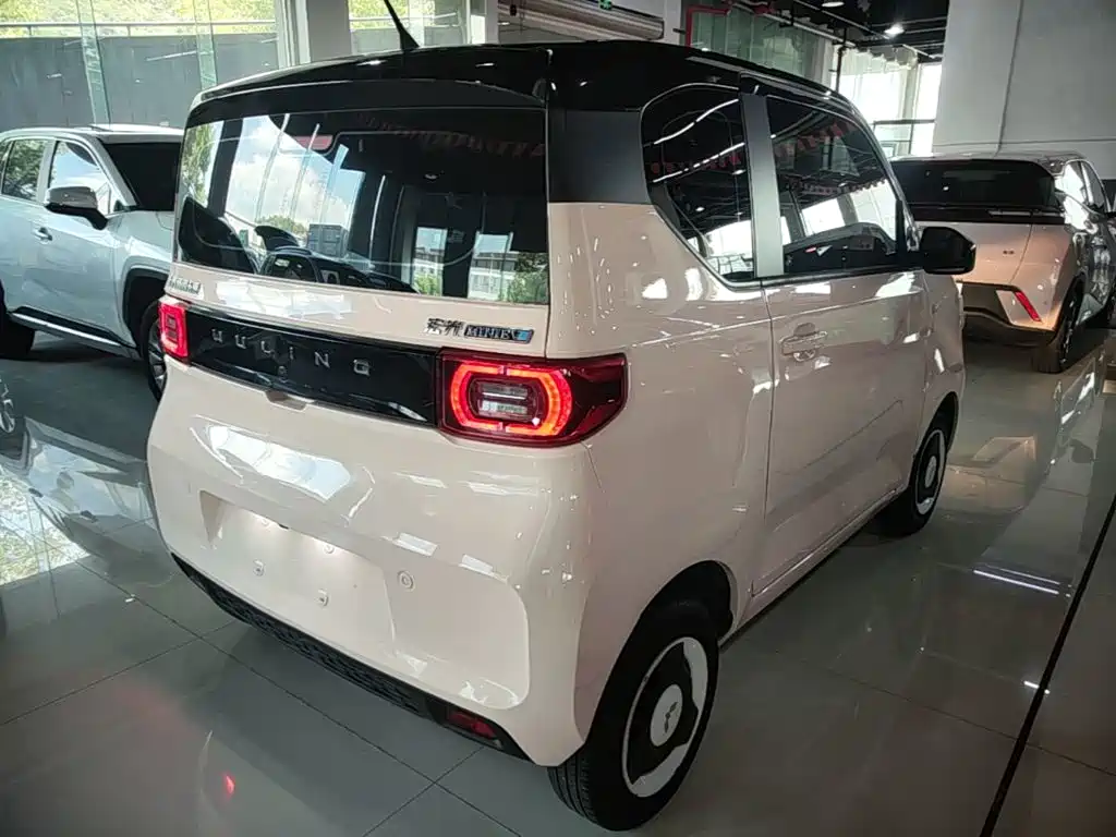 Wuling MINIEV — миниатюра 7