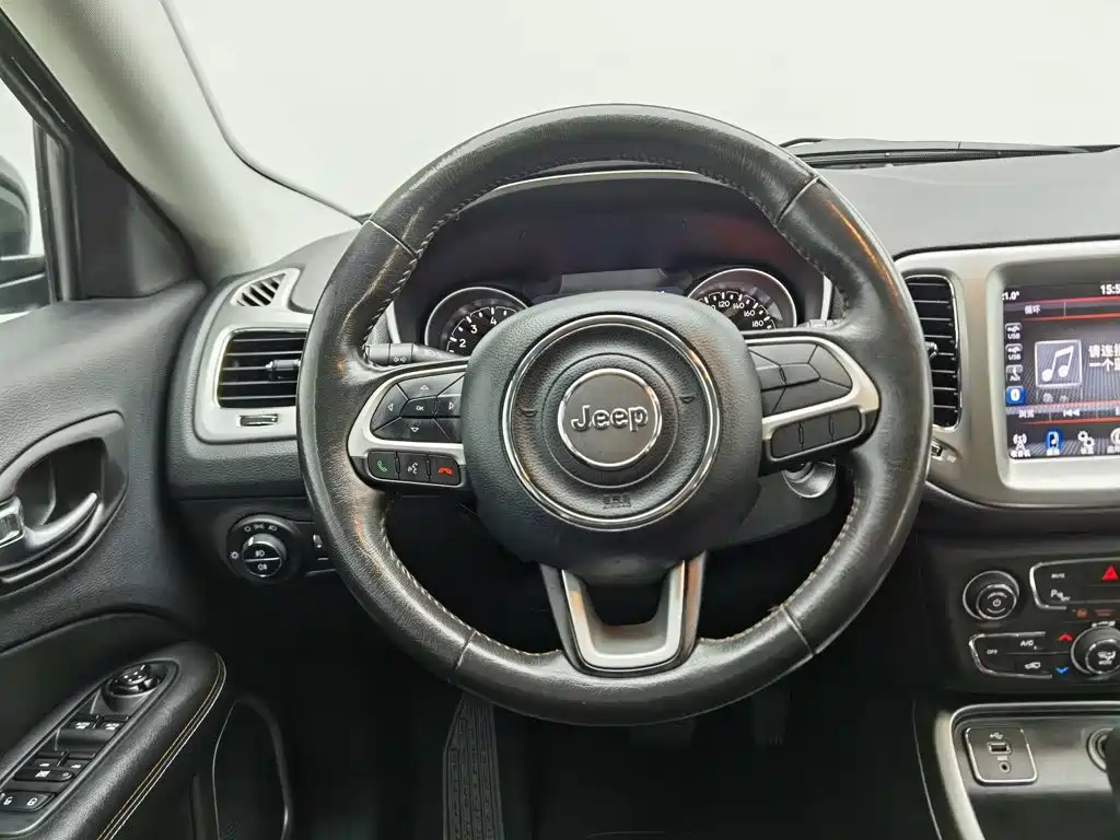Jeep Compass — миниатюра 11