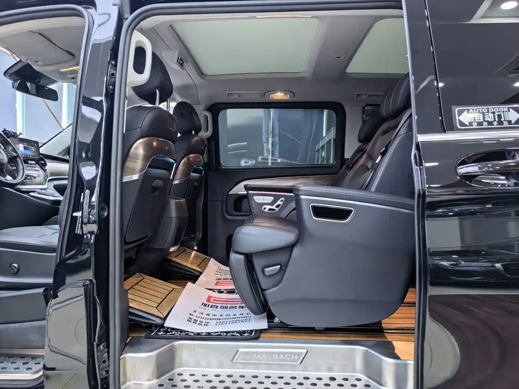 Mercedes-Benz V-Class — миниатюра 12