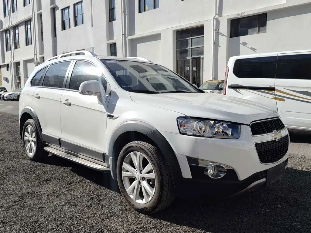 Chevrolet Captiva — миниатюра 3