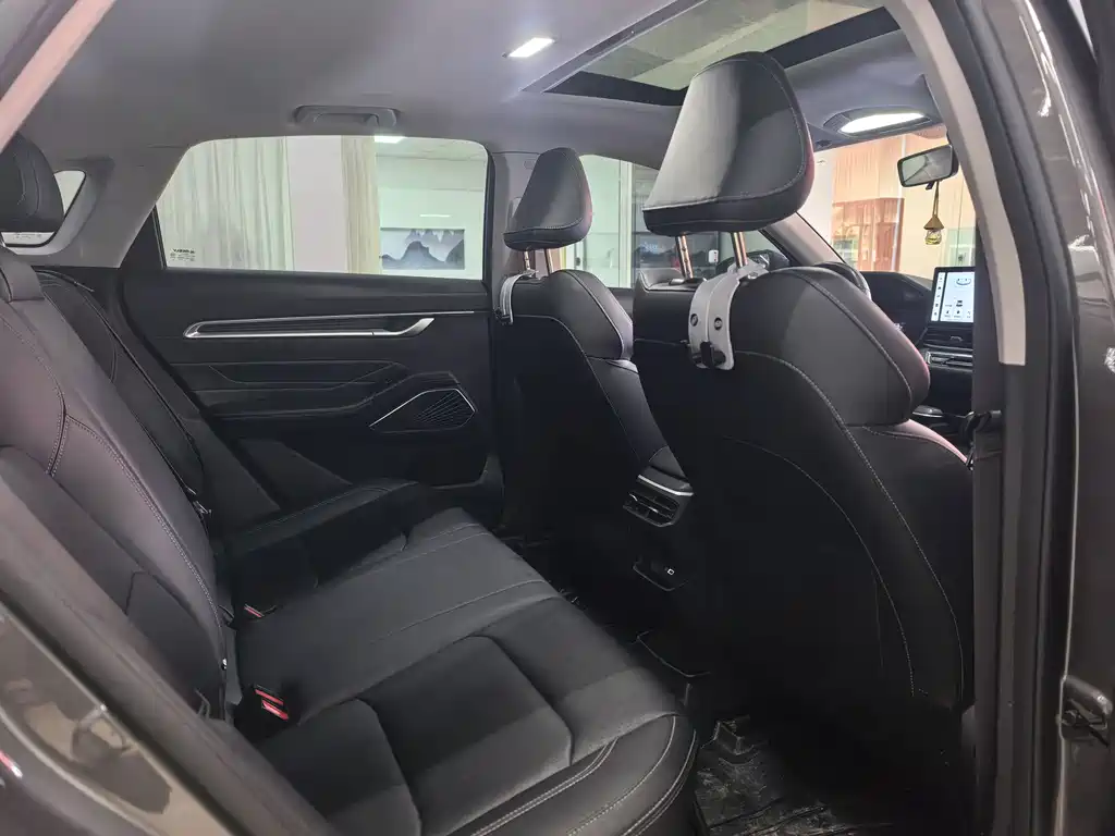Geely Emgrand — миниатюра 14