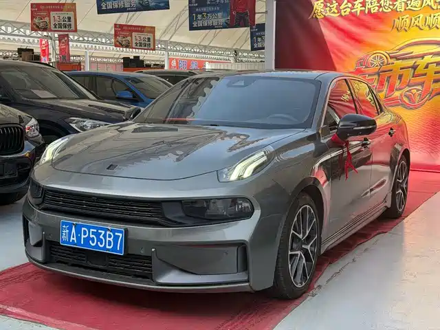 Lynk & Co 03