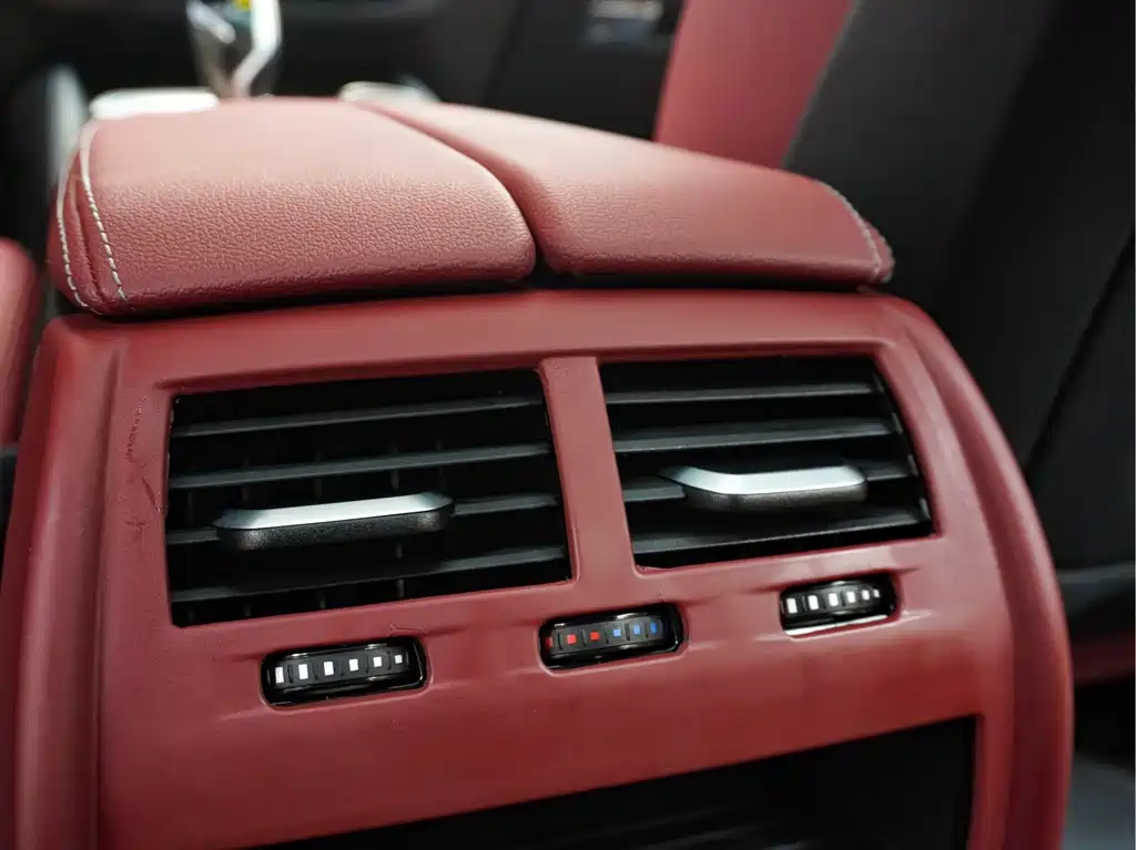 BMW 5 Series — миниатюра 16
