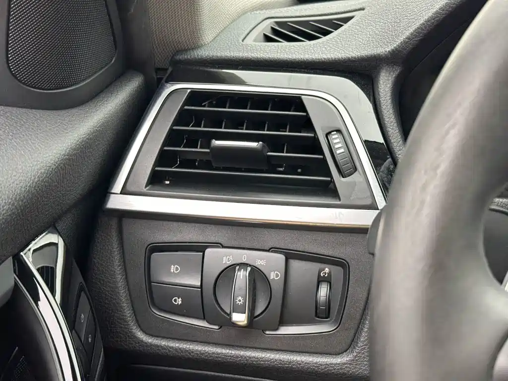BMW 3 Series — миниатюра 14