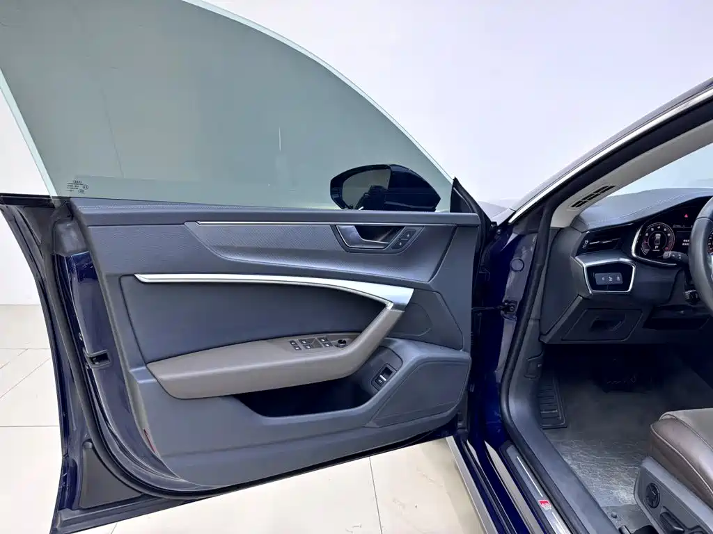 Audi A7L — миниатюра 8