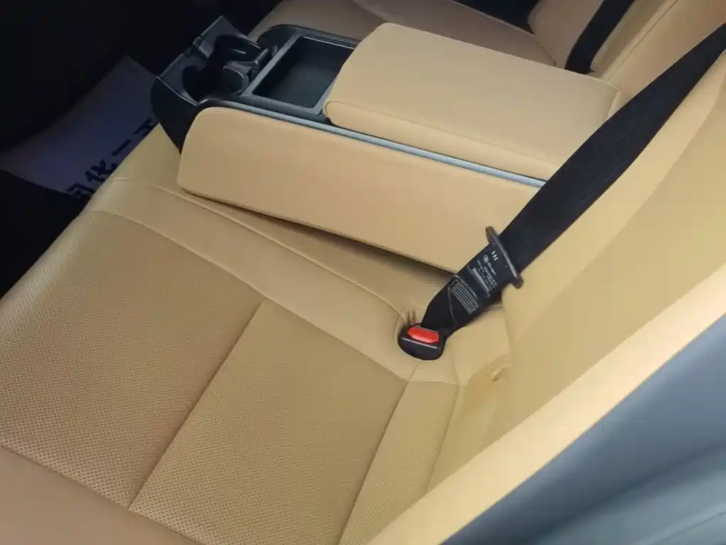 Lexus ES — миниатюра 11