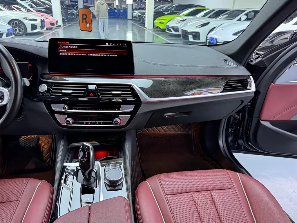 BMW 5 Series — миниатюра 7