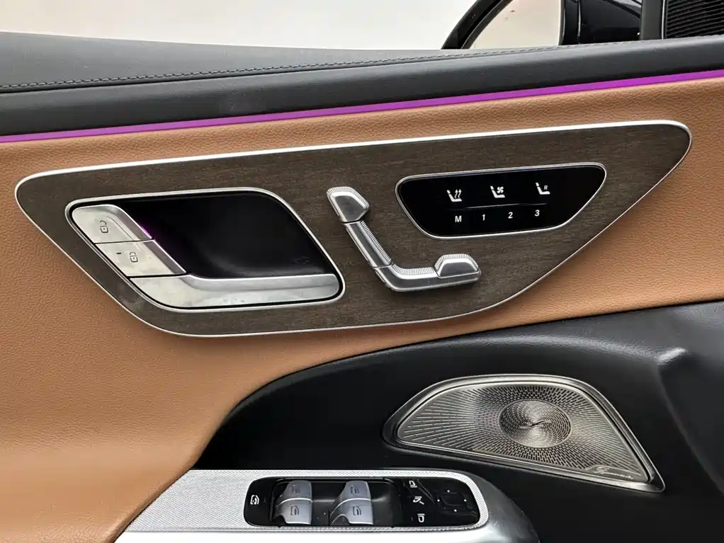 Mercedes-Benz E-Class — миниатюра 16