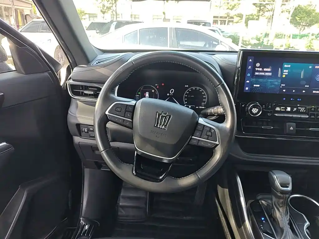 Toyota Crown Kluger — миниатюра 11