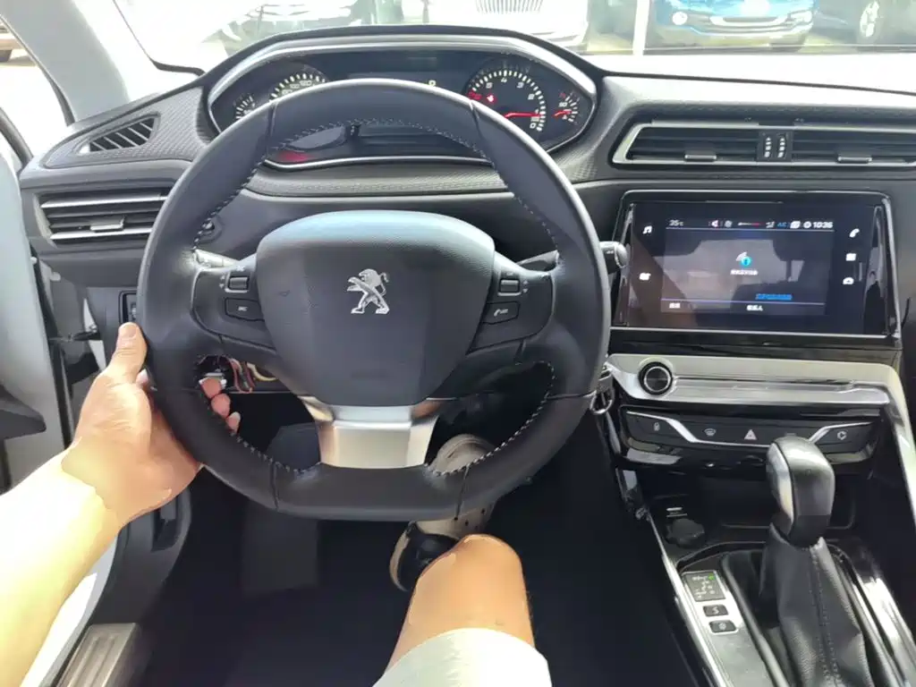 Peugeot 308 — миниатюра 10