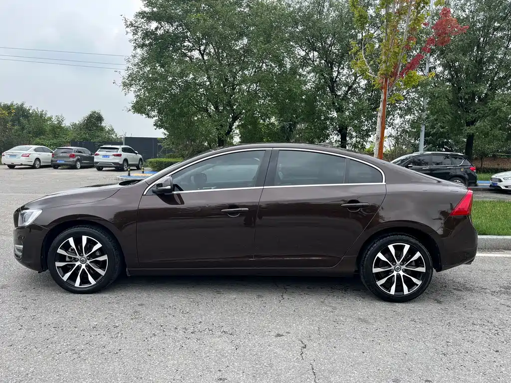 Volvo S60 — миниатюра 16