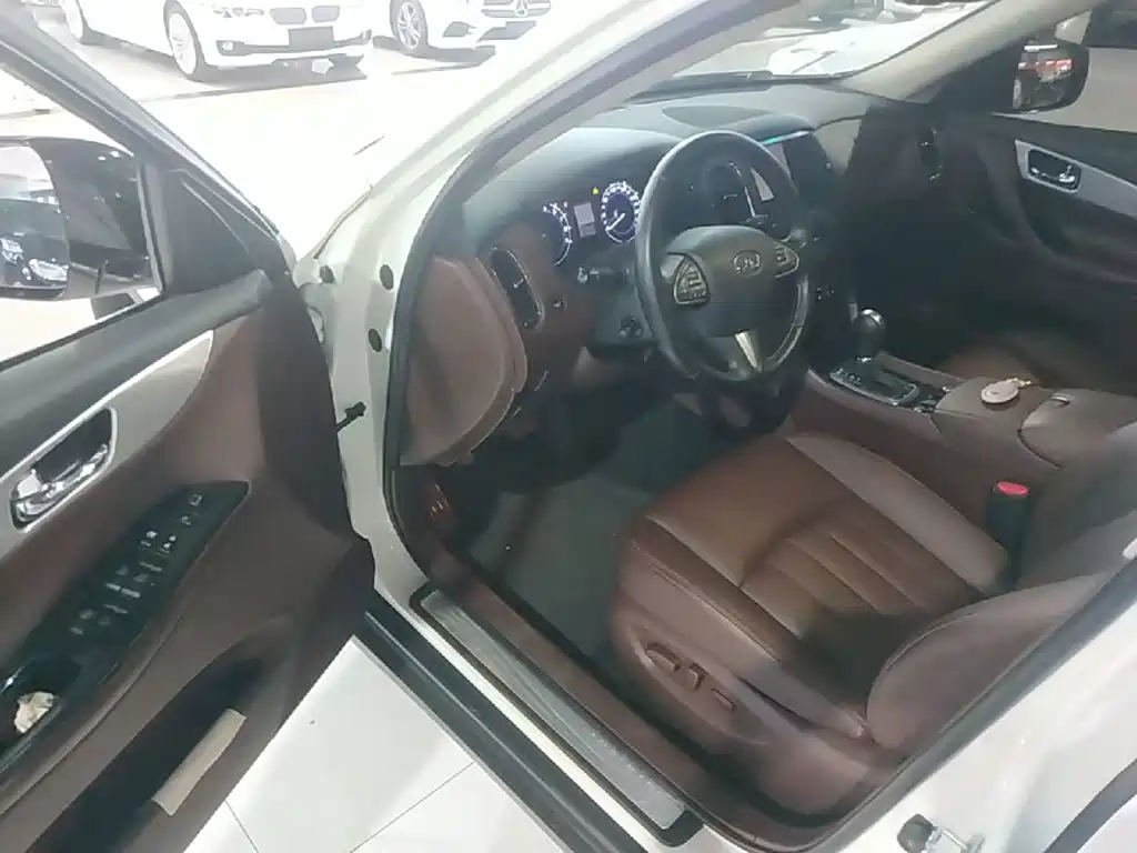 Infiniti QX50 — миниатюра 16