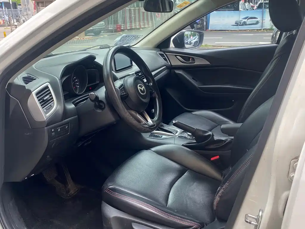 Mazda Mazda3 3 2017 1.5L AT Comfort V