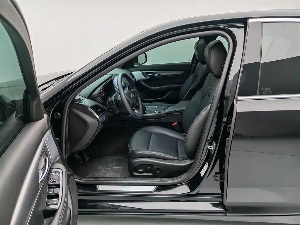 Cadillac CT5 — миниатюра 7