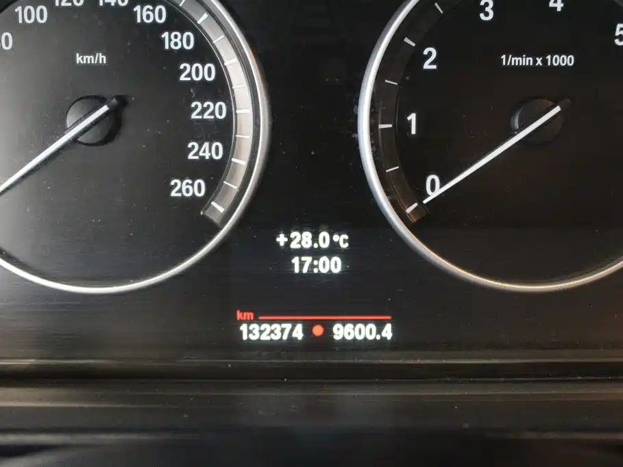 BMW 5 Series — миниатюра 15