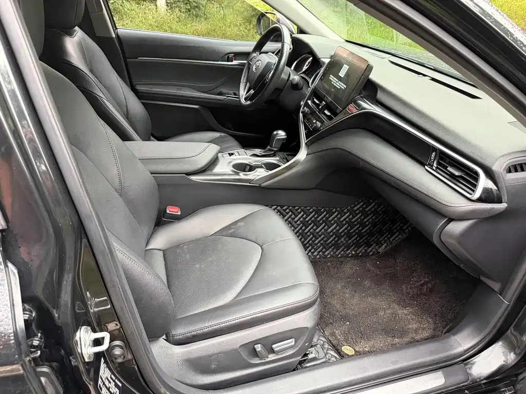 Toyota Camry — миниатюра 7