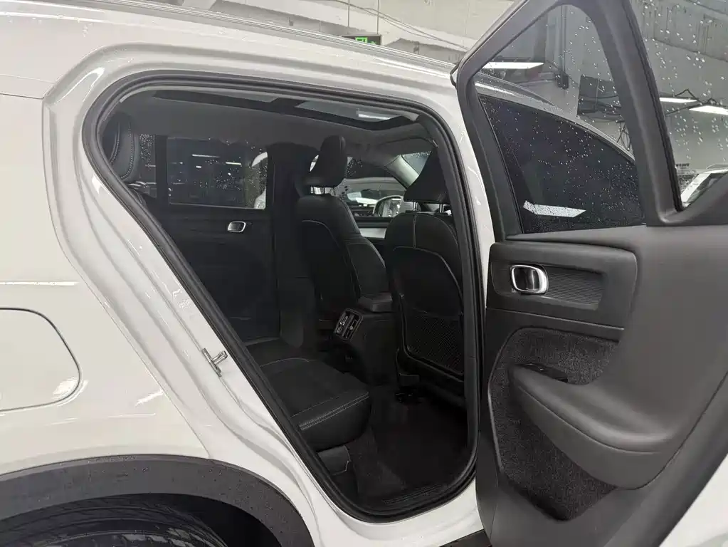 Volvo XC40 — миниатюра 14
