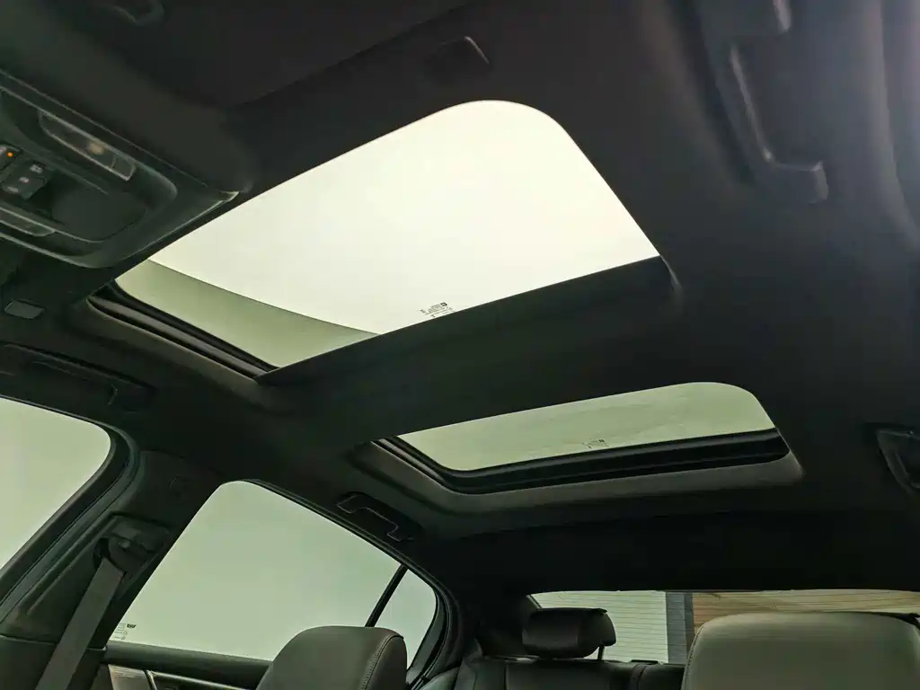 Cadillac CT5 — миниатюра 20