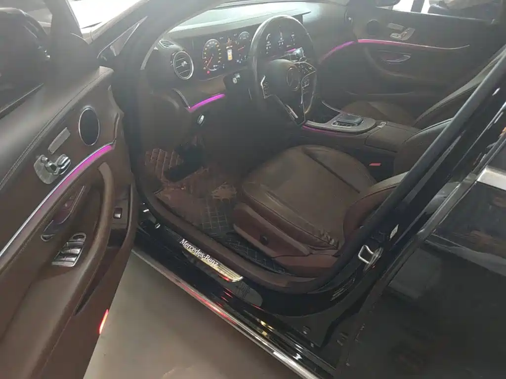 Mercedes-Benz E-Class — миниатюра 16