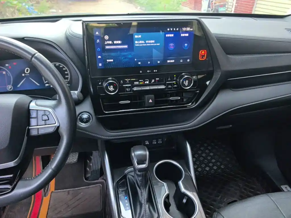 Toyota Crown Kluger — миниатюра 13