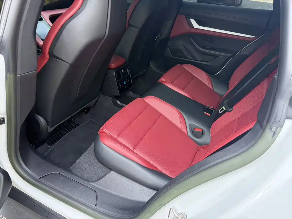 Porsche Taycan — миниатюра 8