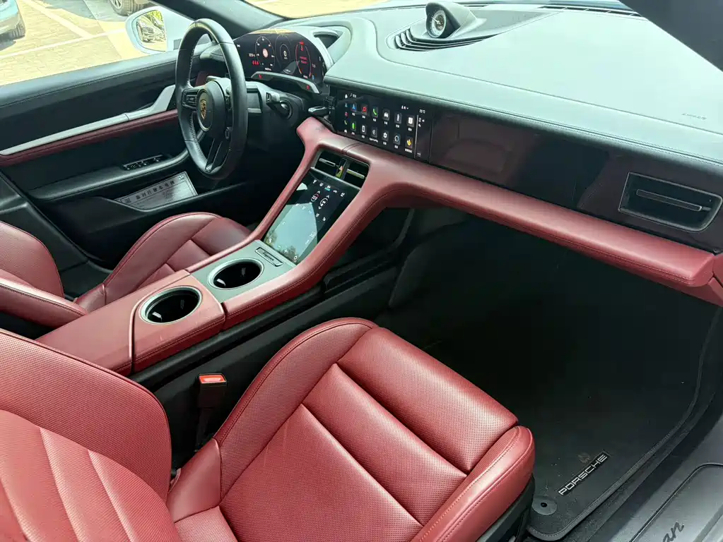 Porsche Taycan — миниатюра 19