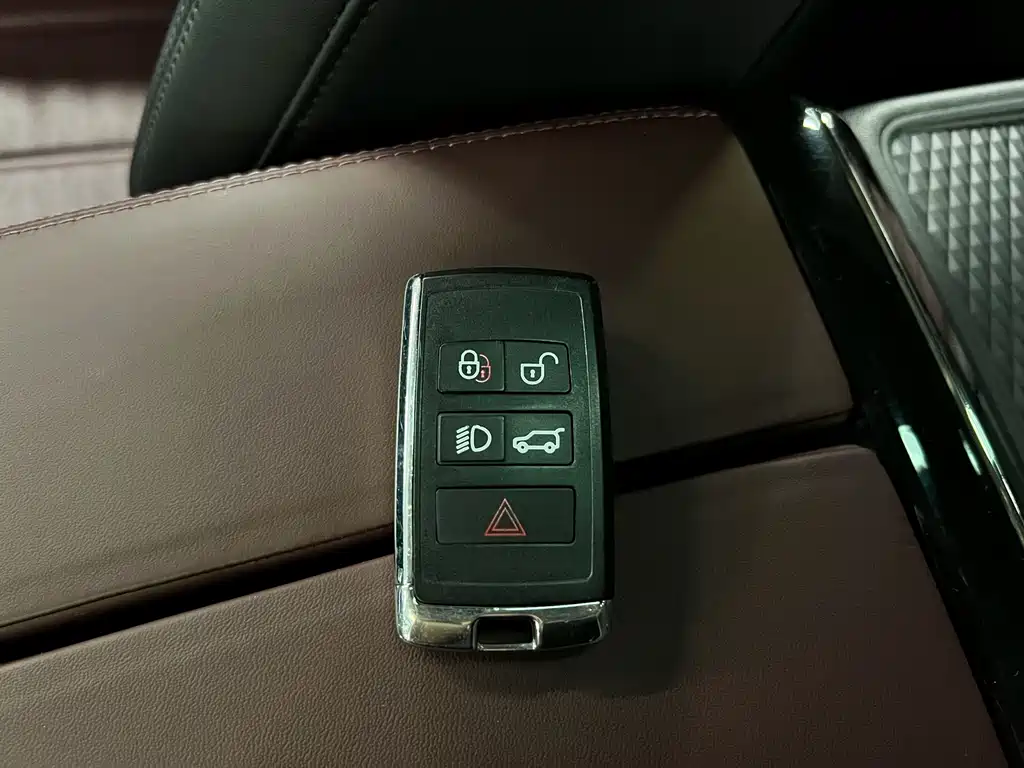 Land Rover Evoque — миниатюра 26
