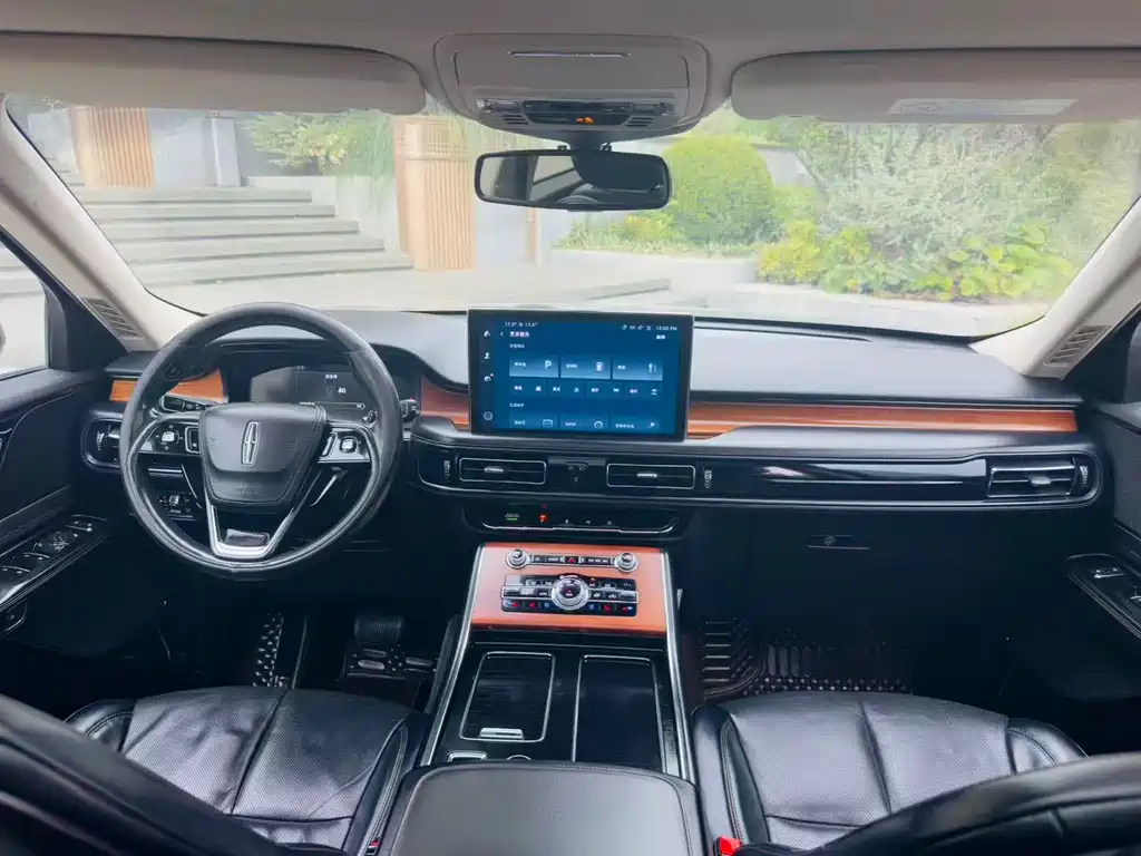 Lincoln Aviator — миниатюра 9