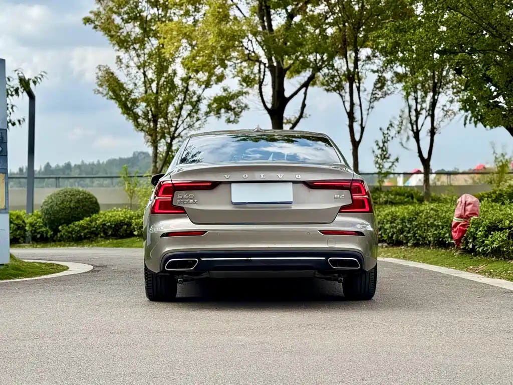 Volvo S60 — миниатюра 8