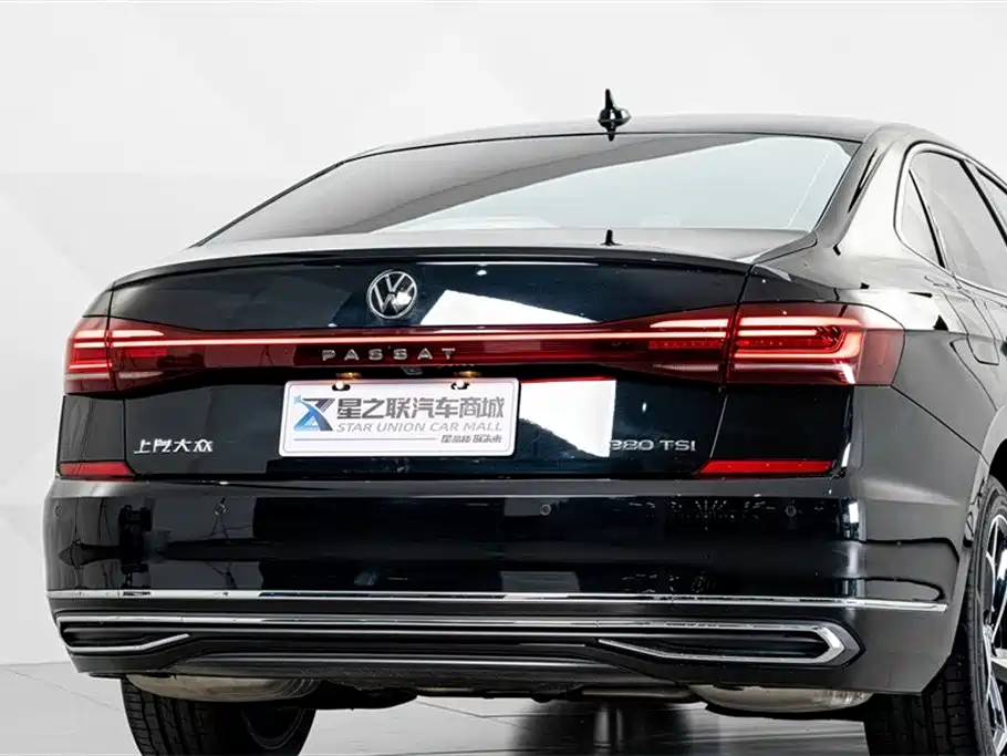 Volkswagen Passat 2024 380TSI