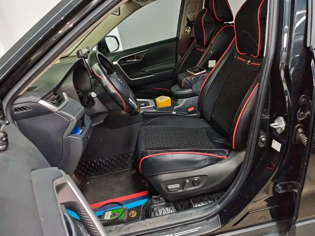 Toyota RAV4 — миниатюра 15