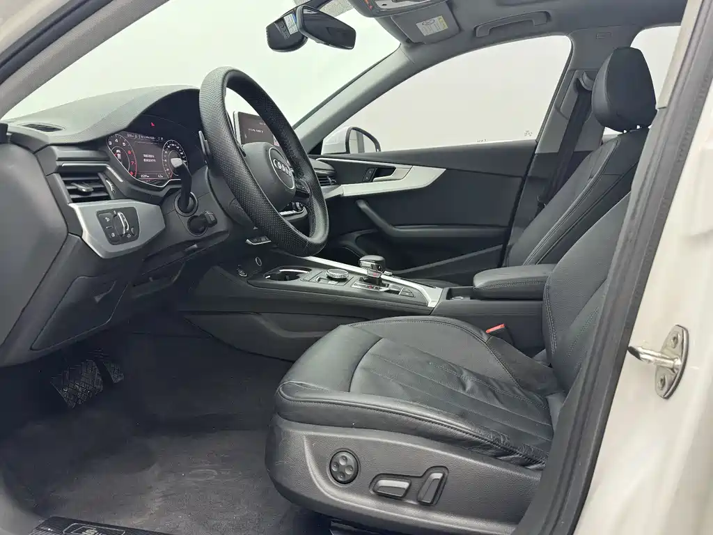 Audi A4L 2019 40 TFSI Fashion VI