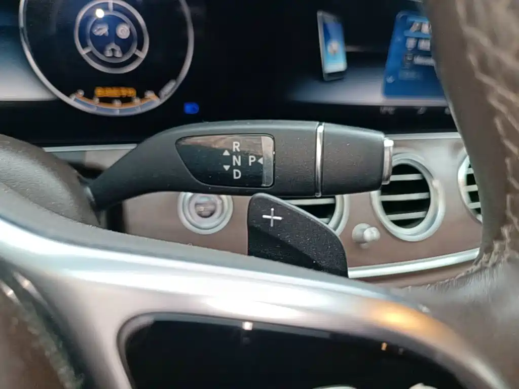 Mercedes-Benz E-Class — миниатюра 14