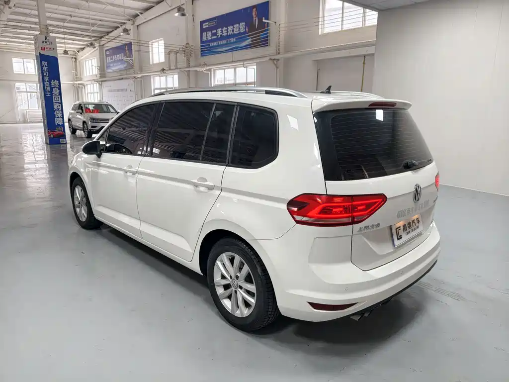 Volkswagen Touran — миниатюра 6