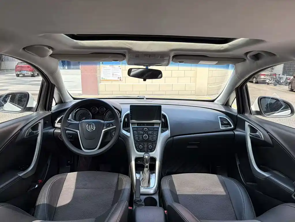 Buick Excelle — миниатюра 10