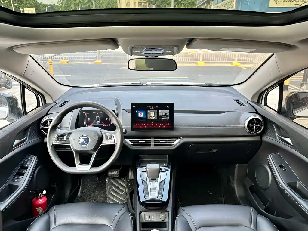 BYD Yuan EV — миниатюра 5