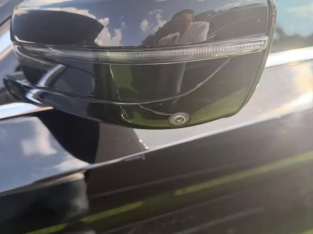 BMW 5 Series — миниатюра 13