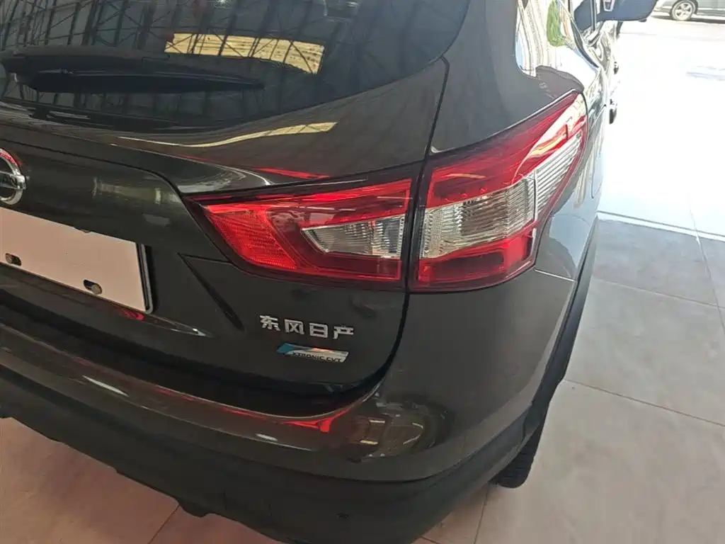 Nissan Qashqai 2017 2.0L CVT Luxury V