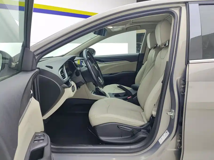 Buick Excelle — миниатюра 9
