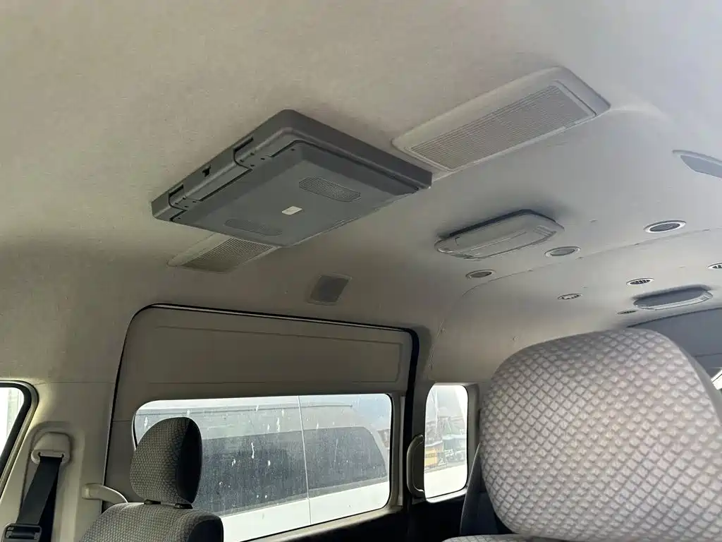 Toyota Hiace — миниатюра 5