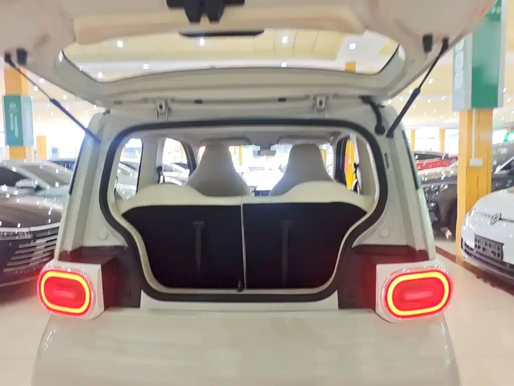 Wuling MINIEV — миниатюра 19