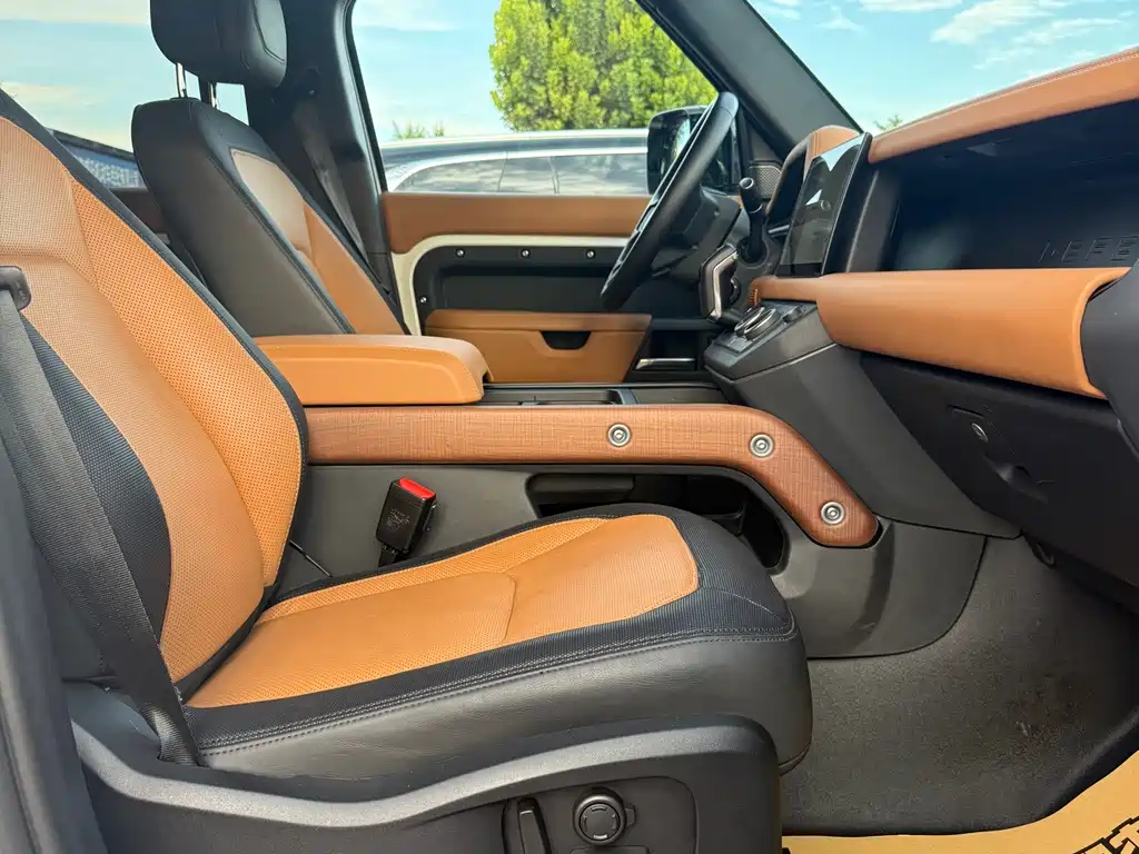 Land Rover Defender — миниатюра 17