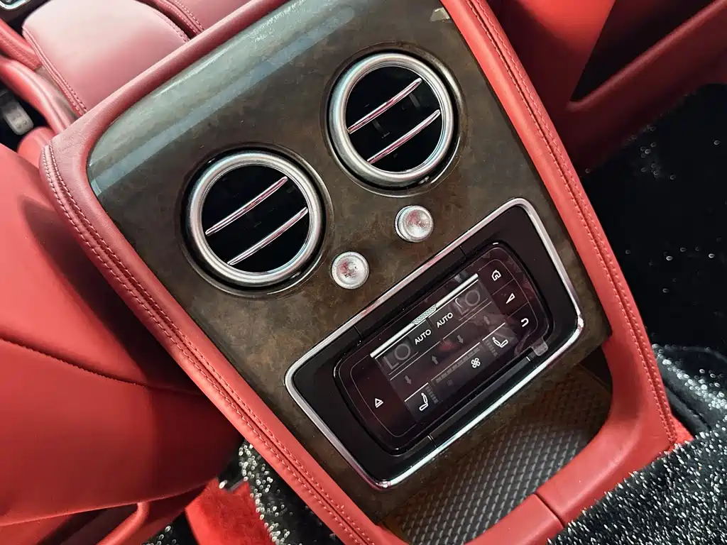 Bentley Flying Spur — миниатюра 9