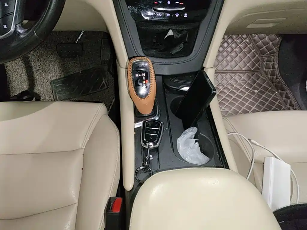 Cadillac XT5 — миниатюра 14