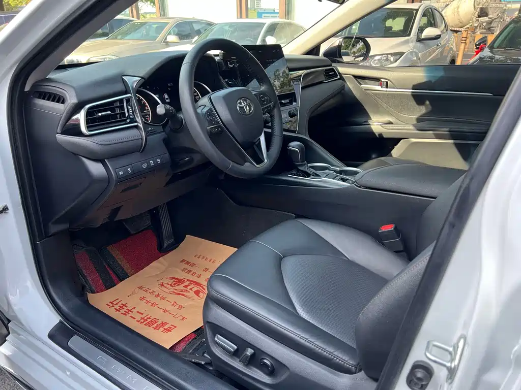 Toyota Camry — миниатюра 4