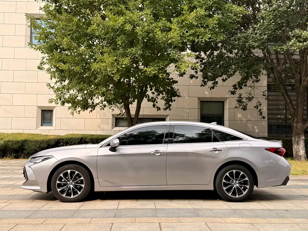 Toyota Avalon — миниатюра 3